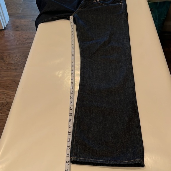 GAP Standard Straight Leg Size 30 x 32 - Picture 6 of 16